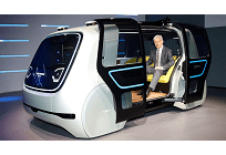 独フォルクスワーゲン、ボタン一つで完全自立運転、そして会話も可能な電気自動車を発表の写真