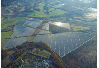 蓄電池を併設するメガソーラーとしては国内最大級、リチウムイオン電池の容量は17.5MWhの写真