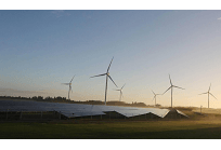 風力・太陽光・蓄電を統合した世界初のトリプルハイブリッド、豪Windlabが建設開始の写真