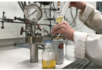 ビールを原料として持続可能なガソリン代替品を製造、ブリストル大学発表の写真