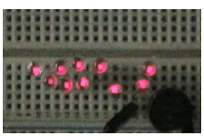 関西大学、従来の100倍発電する摩擦発電を開発、靴に組み込み1歩でLED10個点灯の写真